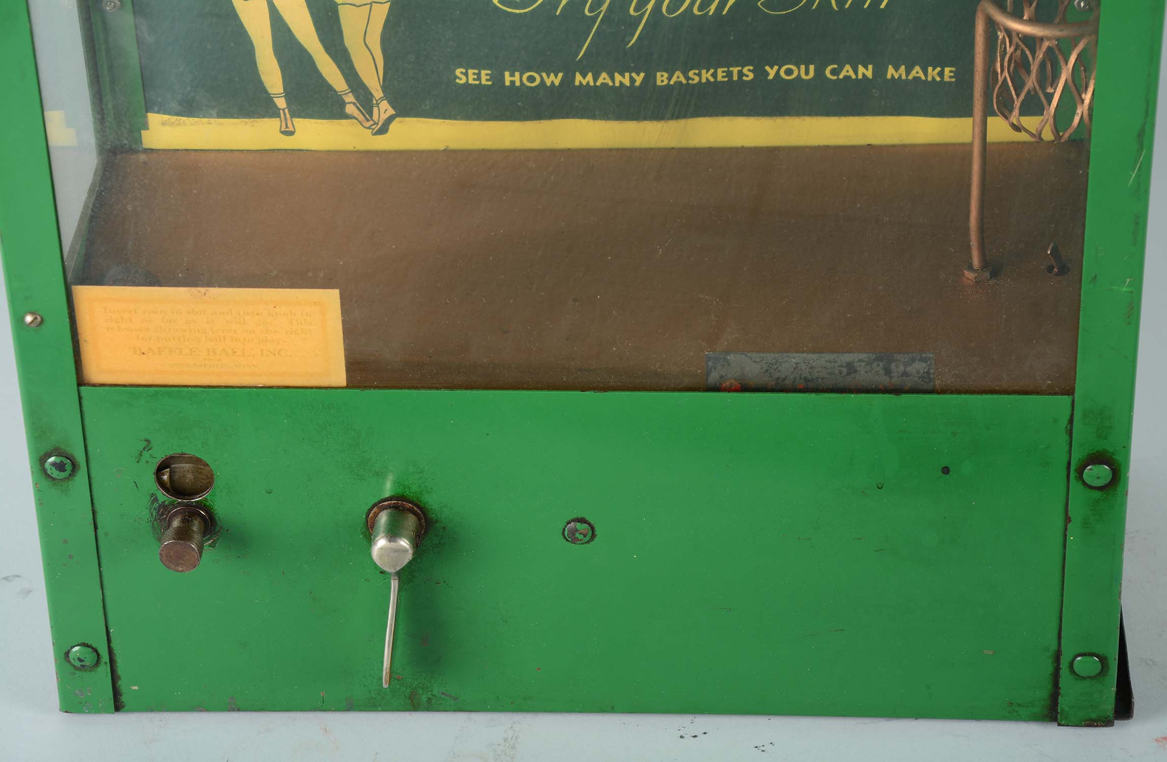 Lot Detail 1¢ BAFFLE BALL INC. THROBALL ARCADE GAME.