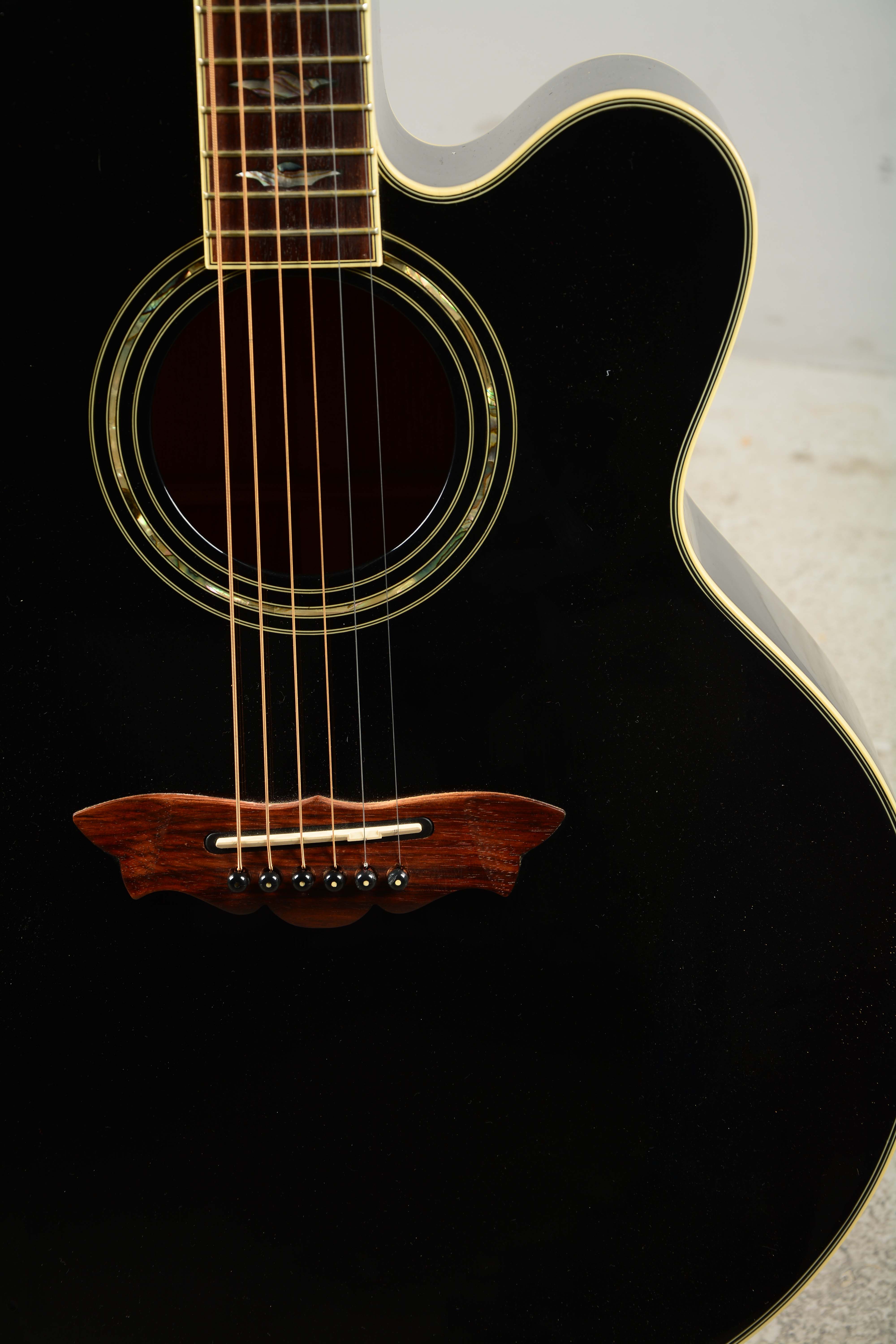Lot Detail WASHBURN CUMBERLAND J28SC ACOUSTIC GUITAR.