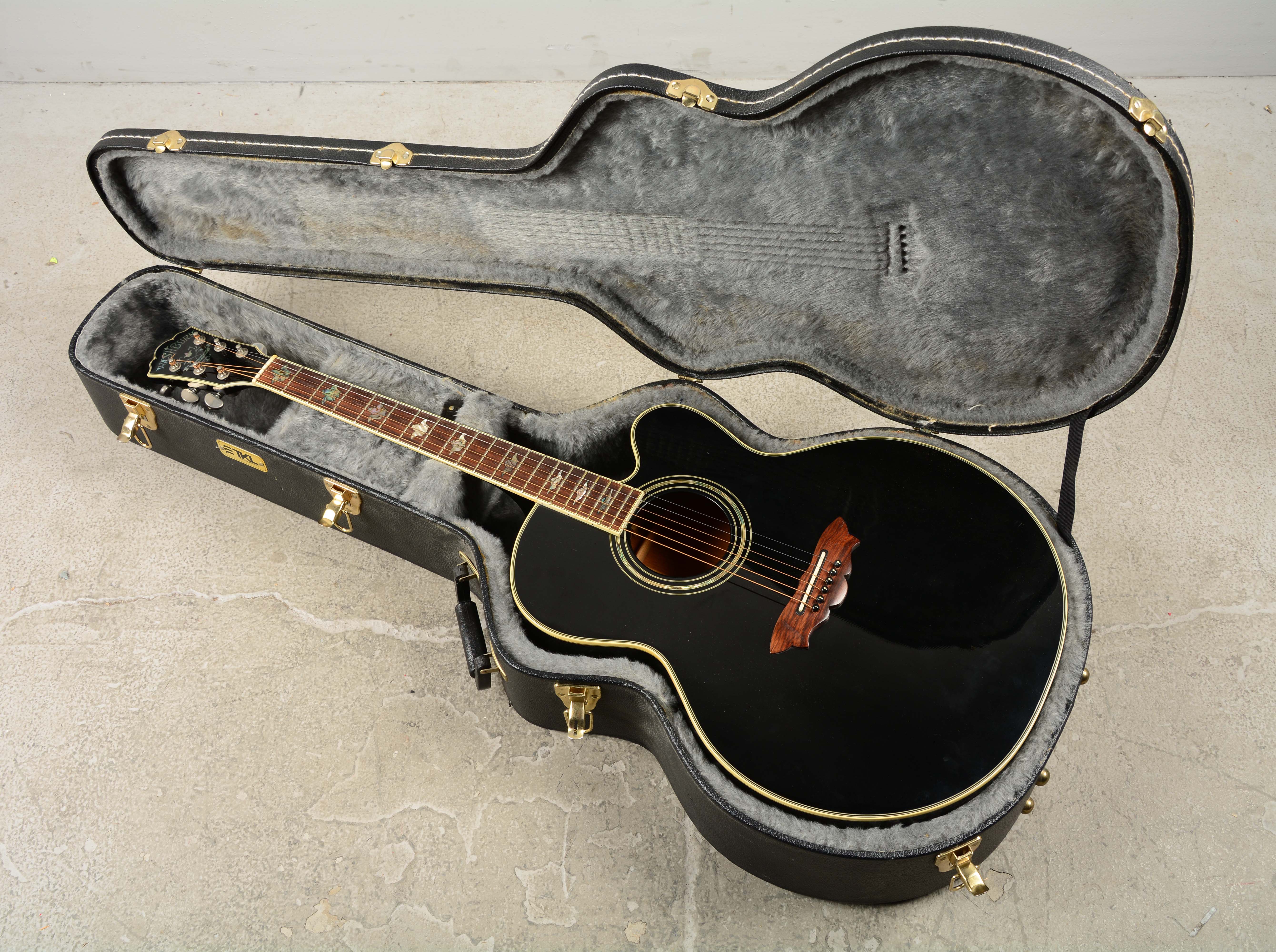 Lot Detail WASHBURN CUMBERLAND J28SC ACOUSTIC GUITAR.