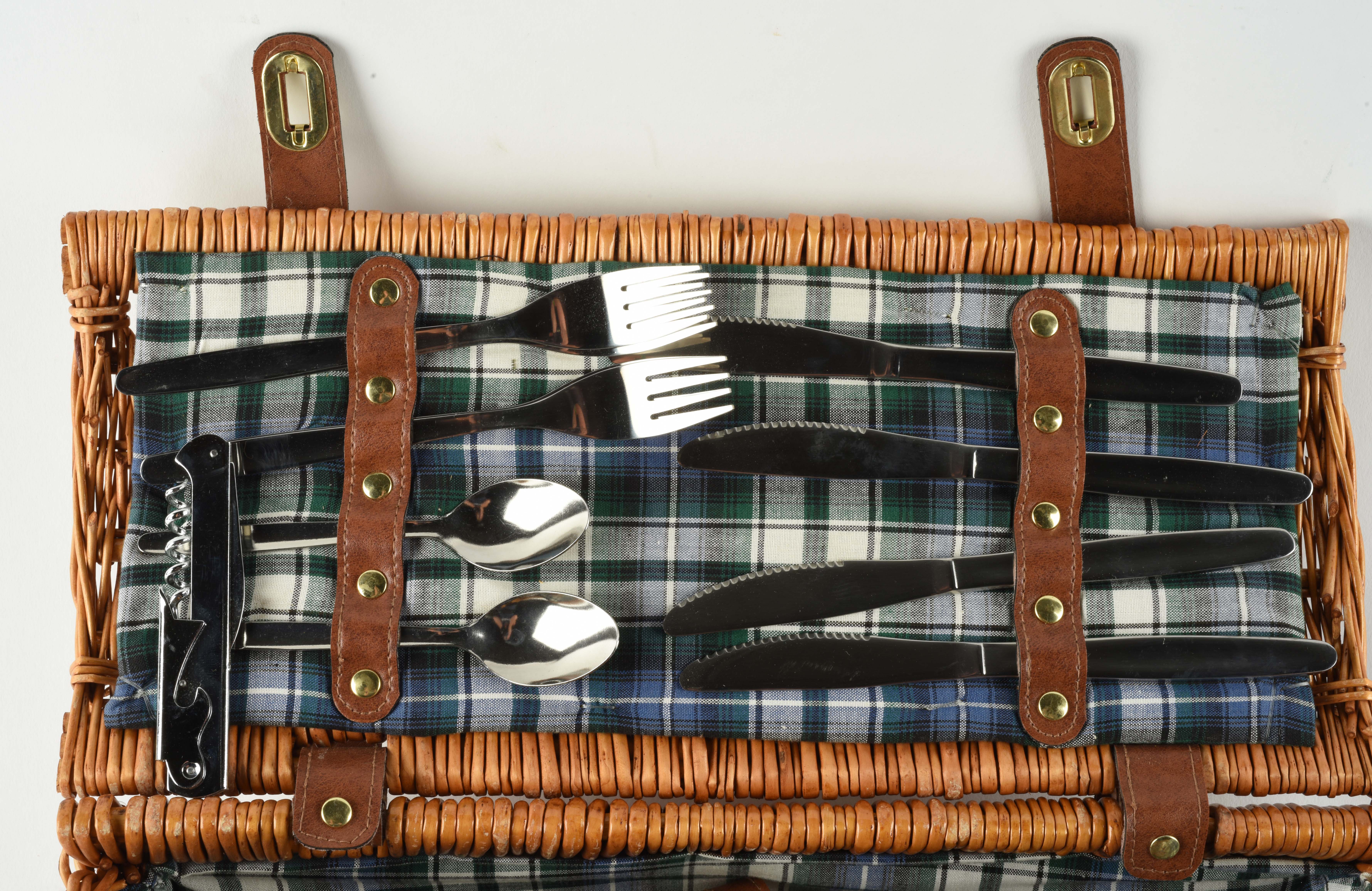 Lot Detail MERCEDES BENZ TOURING CAR WICKER PICNIC BASKET WITH PLATES