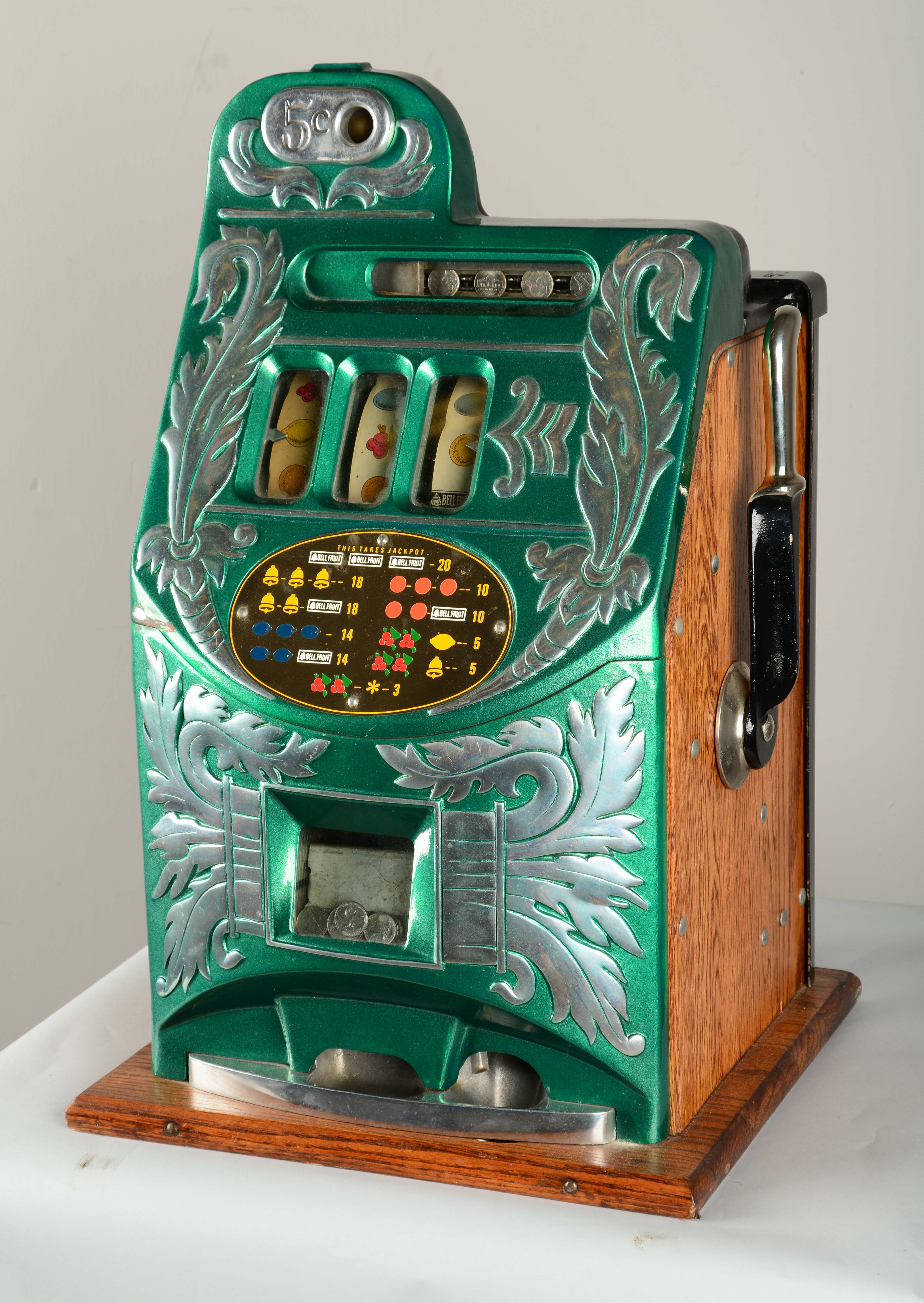 Lot Detail **5¢ MILLS NOVELTY CO. EXTRA BELL SLOT MACHINE.