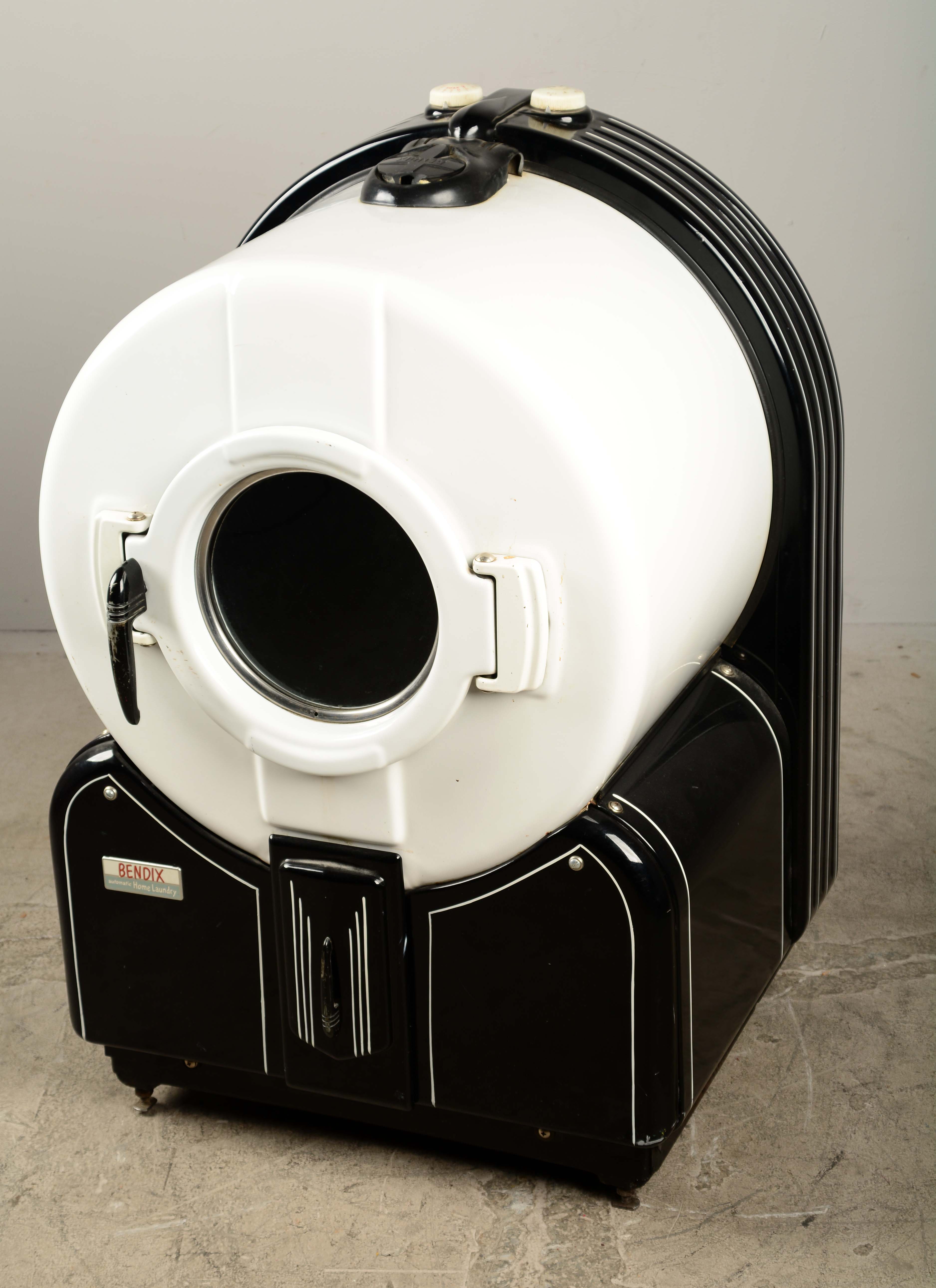 Lot Detail VINTAGE BENDIX FRONT LOAD WASHING MACHINE.