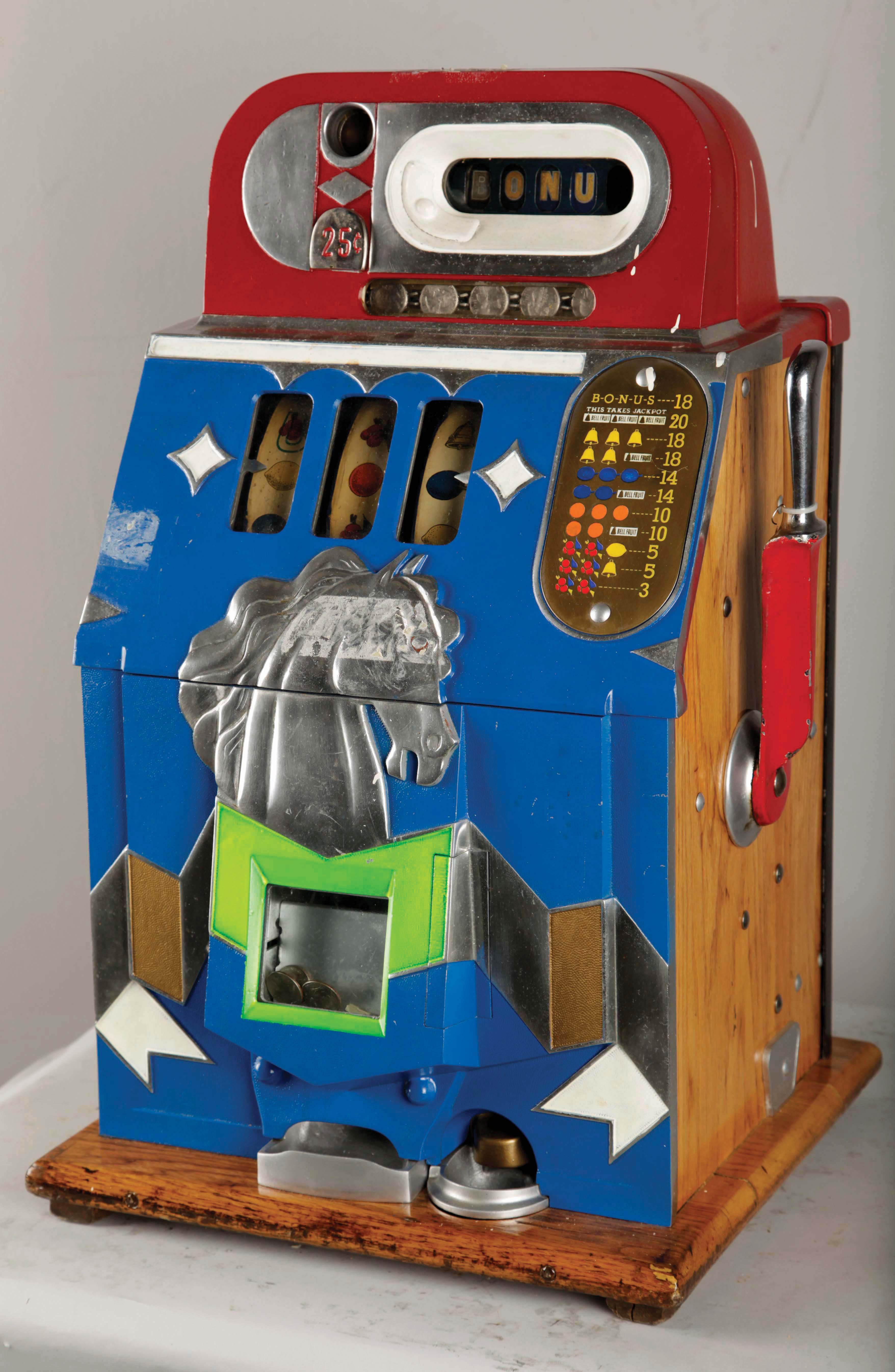 Lot Detail **25¢ MILLS NOVELTY CO. HORSE HEAD BONUS SLOT MACHINE.