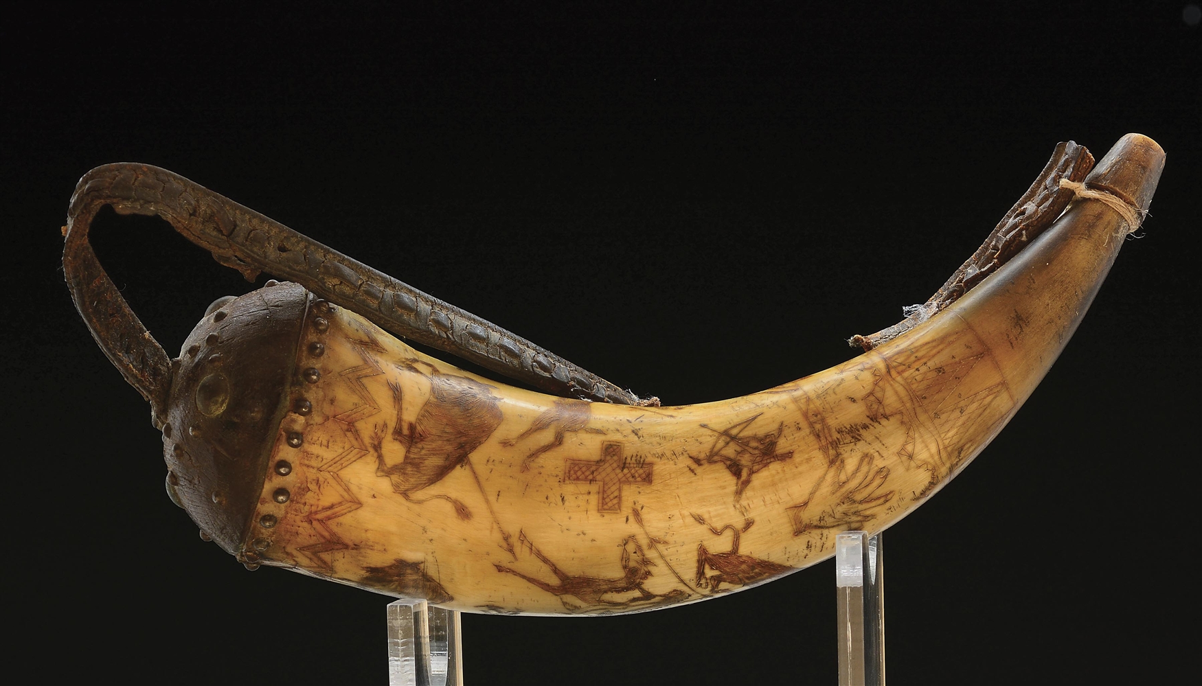 Lot Detail UNIQUE AND EXTREMELY RARE ENGRAVED POWDER HORN DEPICTING