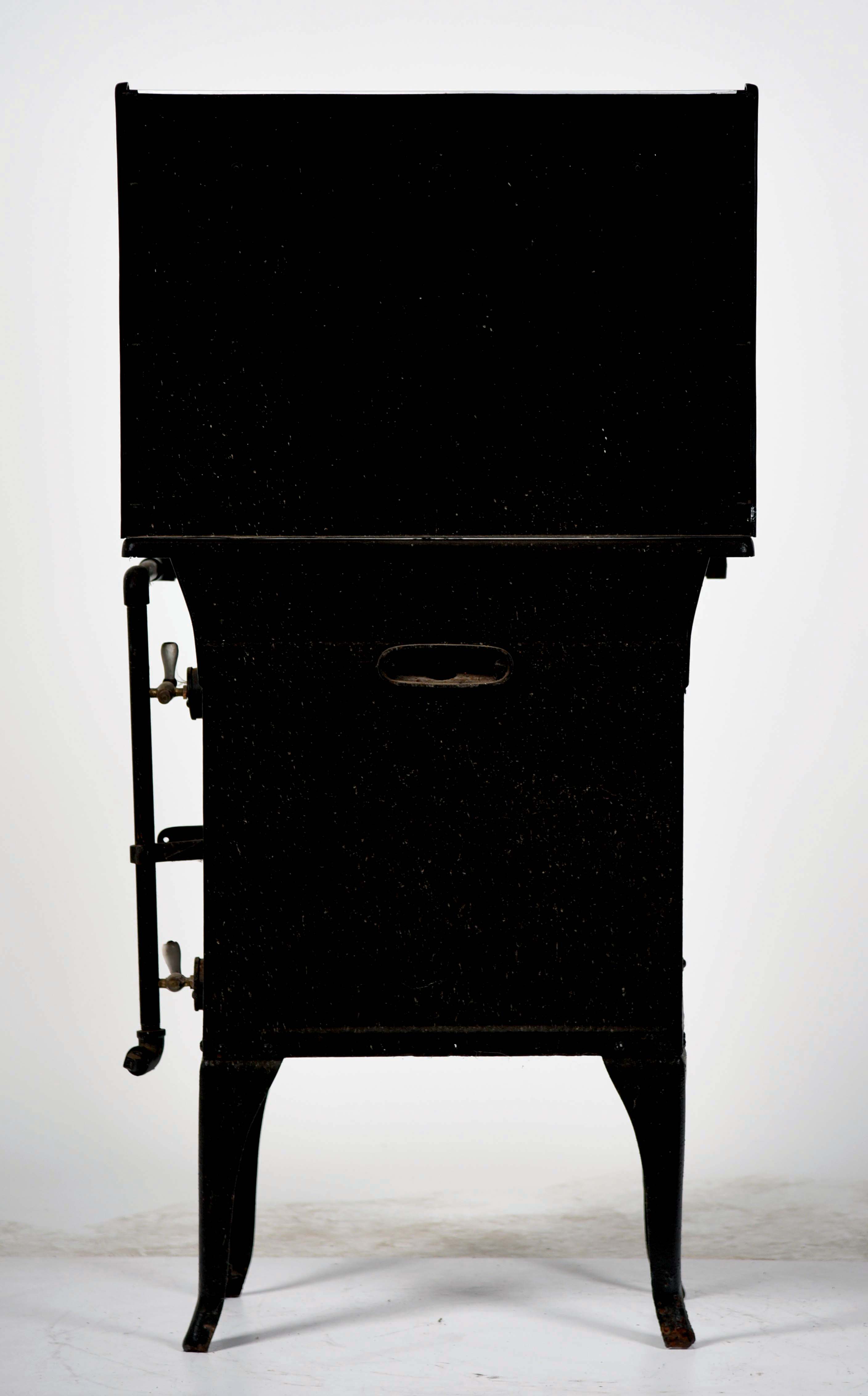 Lot Detail STANDARD CASTIRON PORCELAIN STOVE/OVEN.