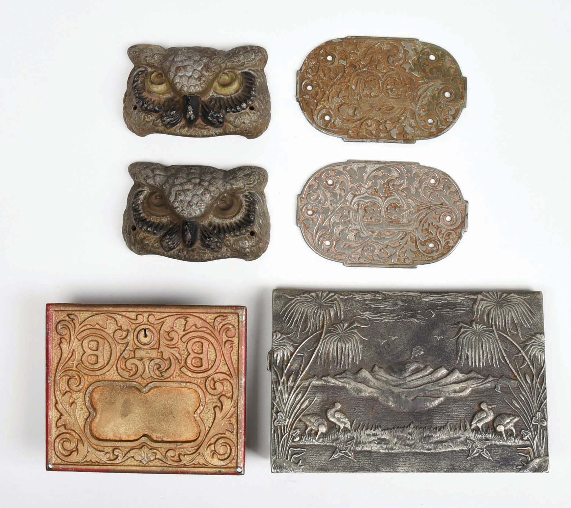 Lot Detail LOT OF CAST AND RECAST SLOT MACHINE PARTS.