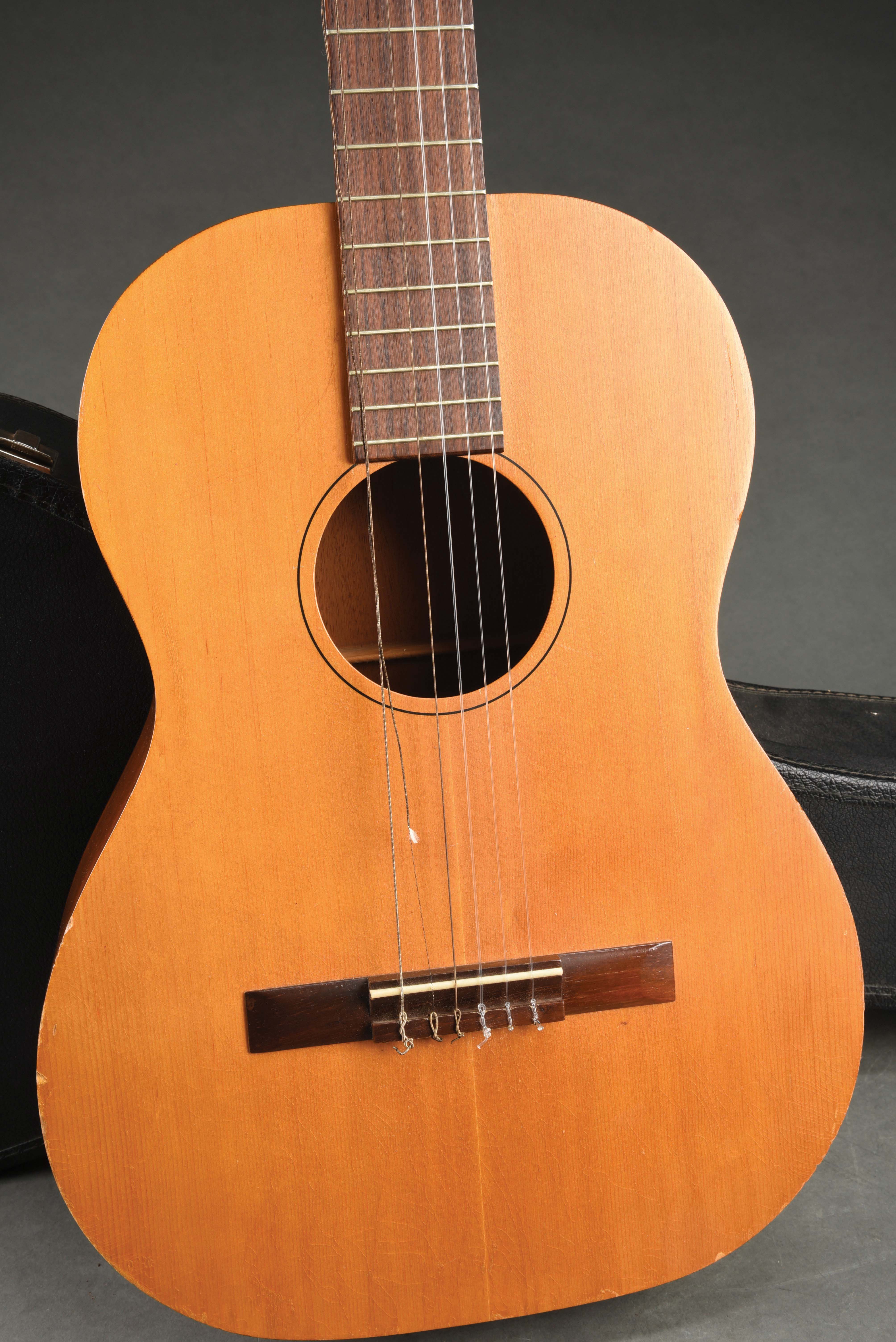 Lot Detail GIBSON NYLON STRING ACOUSTIC GUITAR.