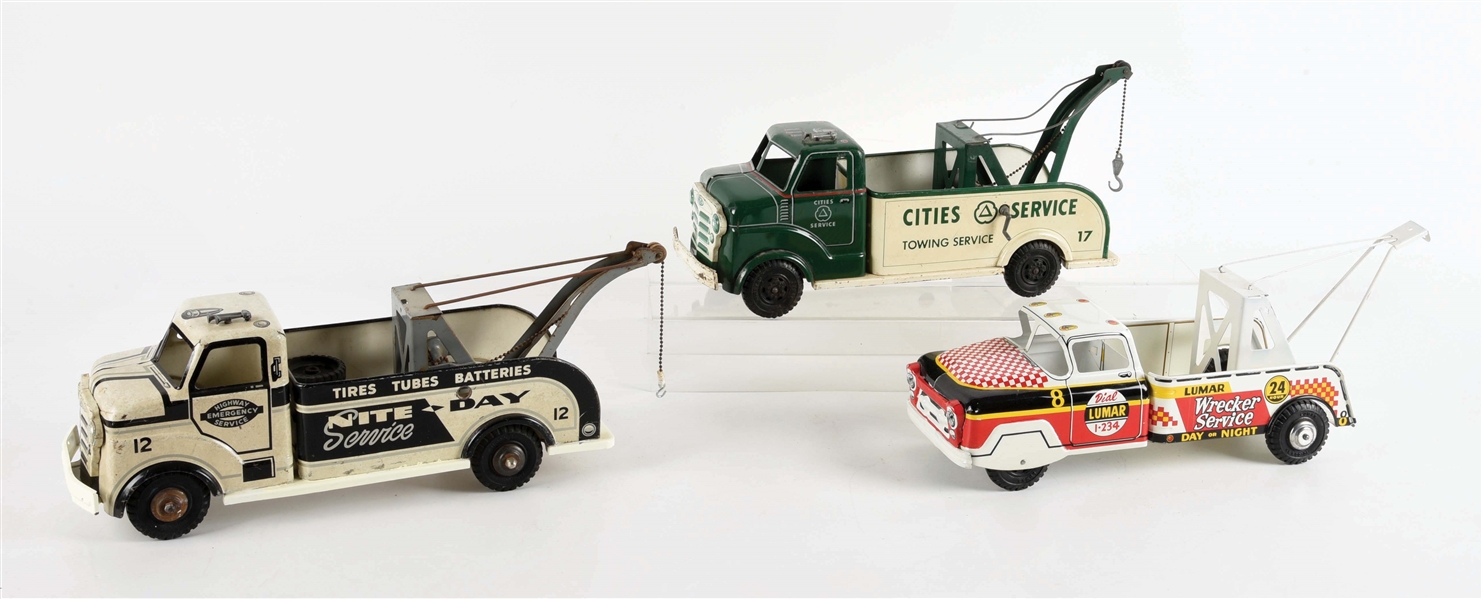 Lot Detail LOT OF 3 MARX PRESSED STEEL TOW TRUCKS.