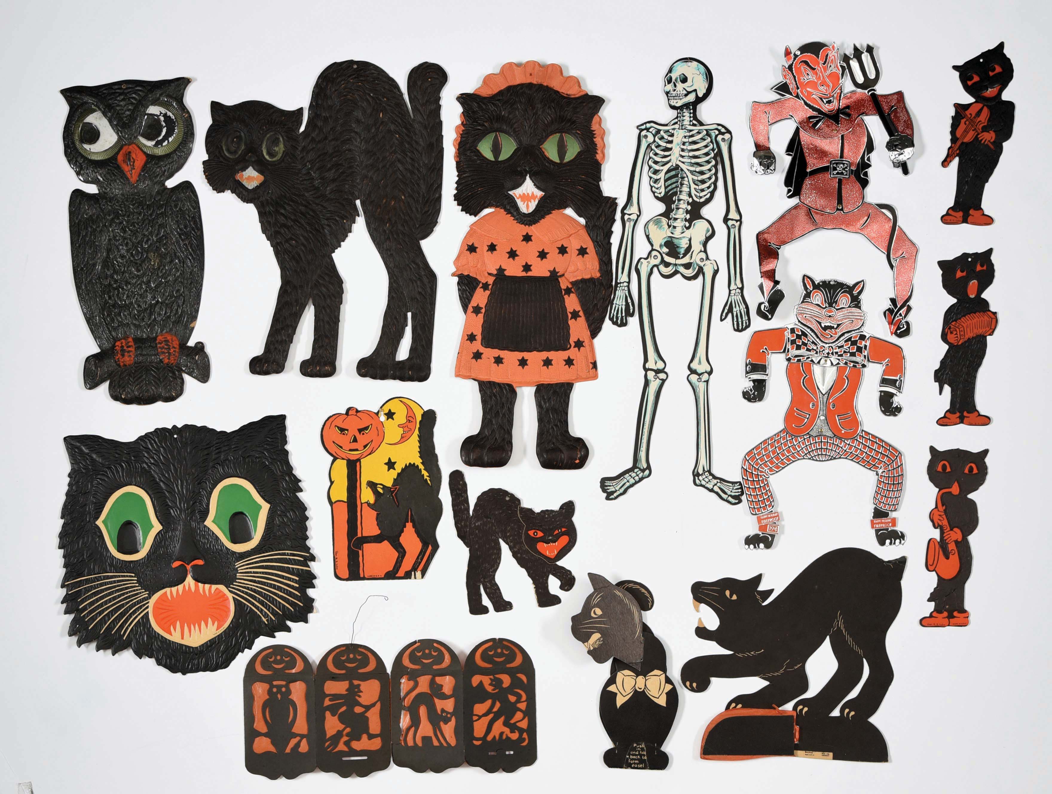 Lot Detail LOT OF 15 VINTAGE HALLOWEEN DIECUT OUTS AND CARDBOARD