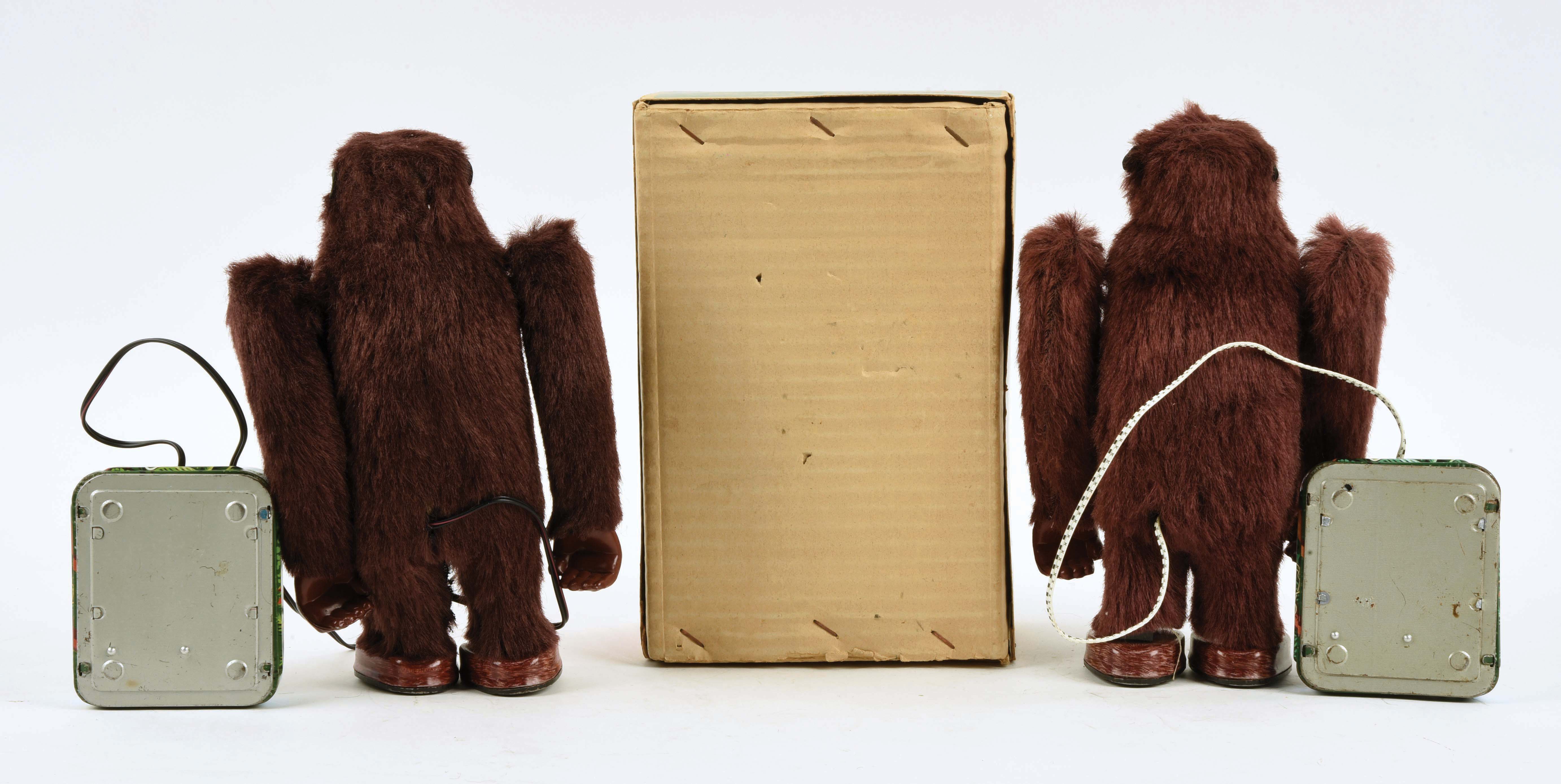 Lot Detail LOT OF 2 JAPANESE BATTERY OPERATED REMOTE CONTROL GORILLA
