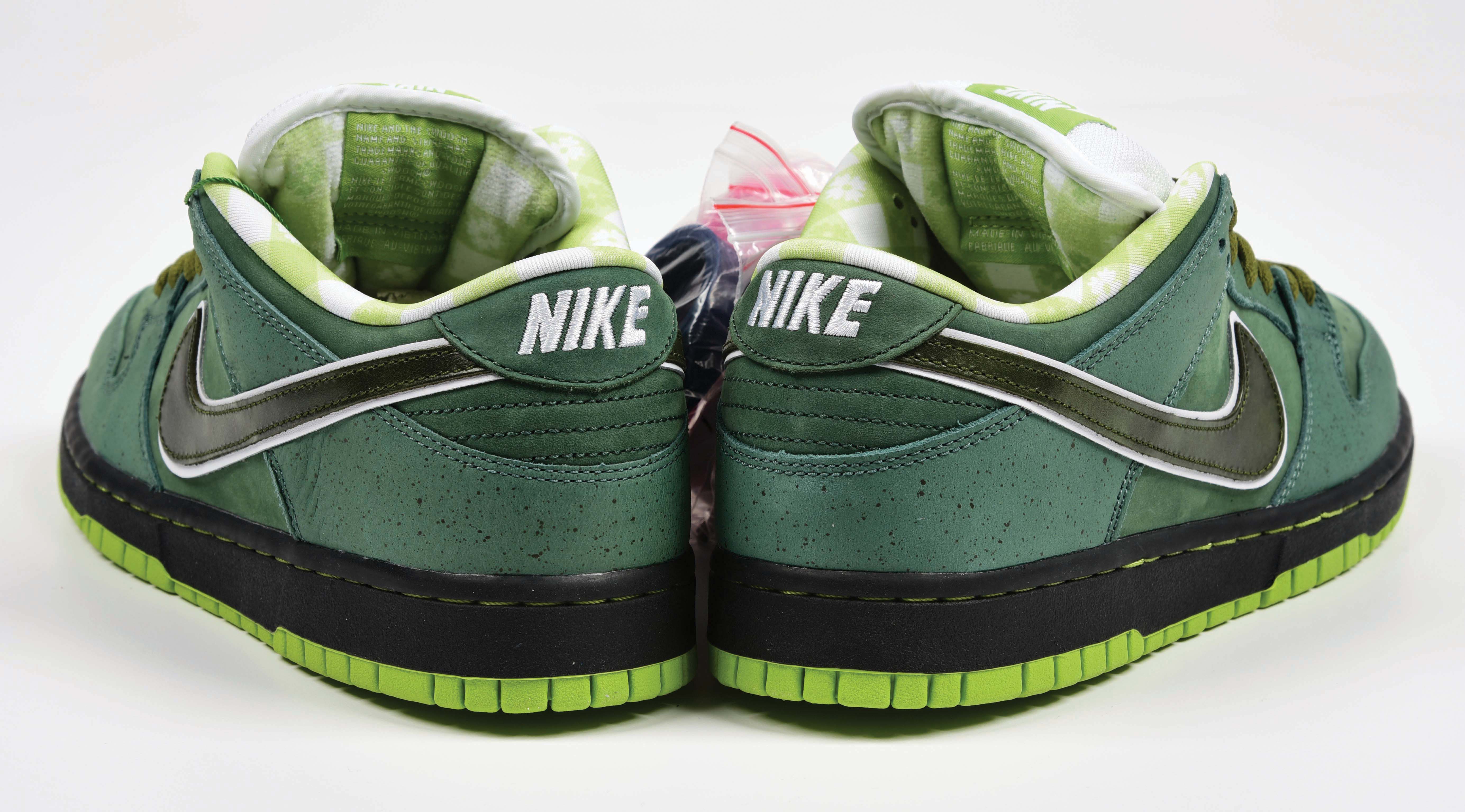 Lot Detail NIKE LOW TOP DUNKS GREEN LOBSTERS.
