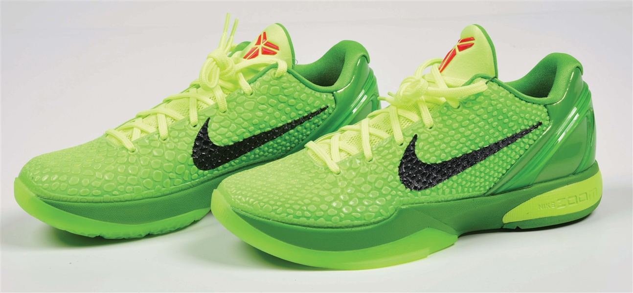 Lot Detail ORIGINAL 2010 KOBE VI PROTRO "THE GRINCHES".