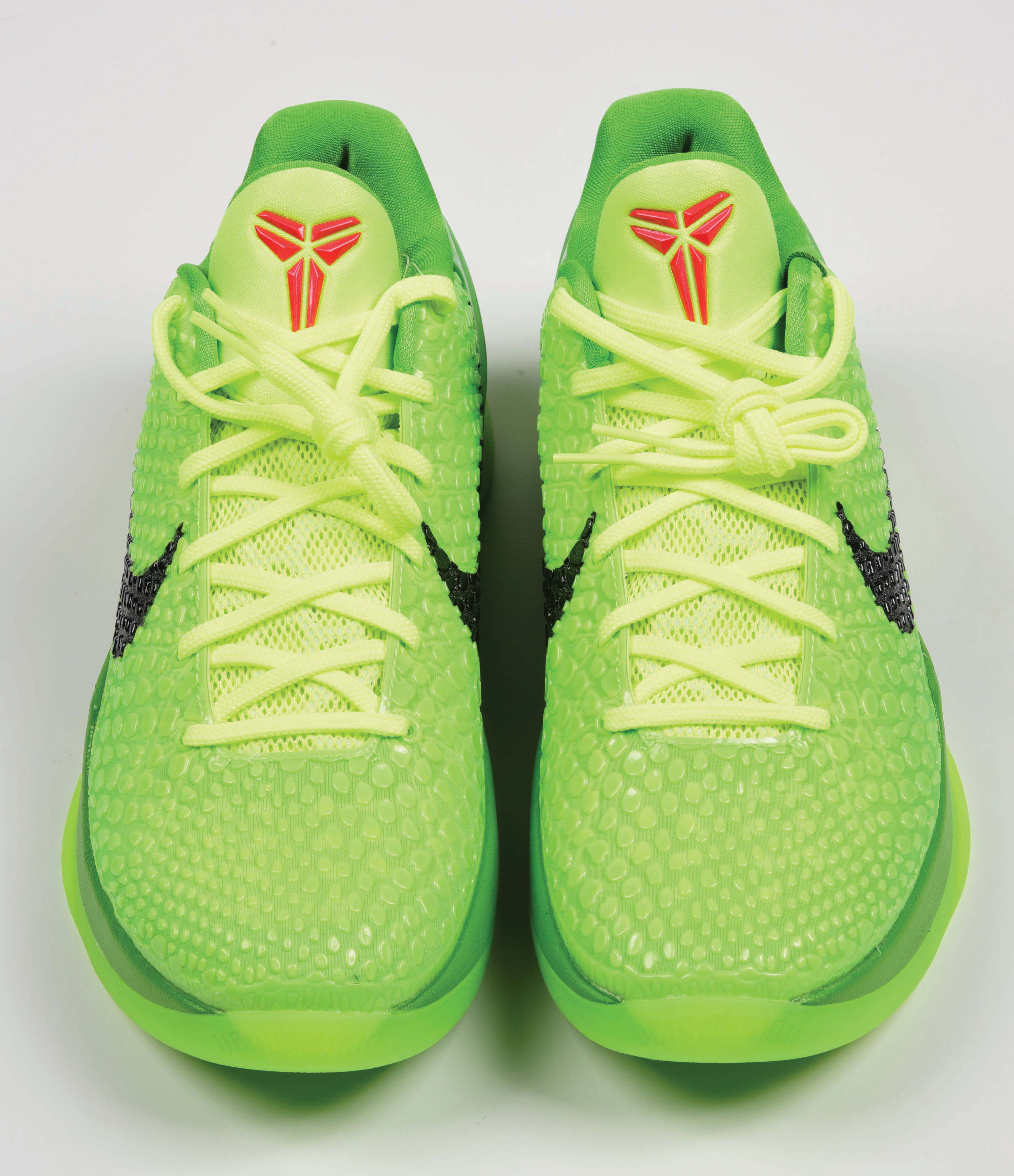 Lot Detail ORIGINAL 2010 KOBE VI PROTRO "THE GRINCHES".