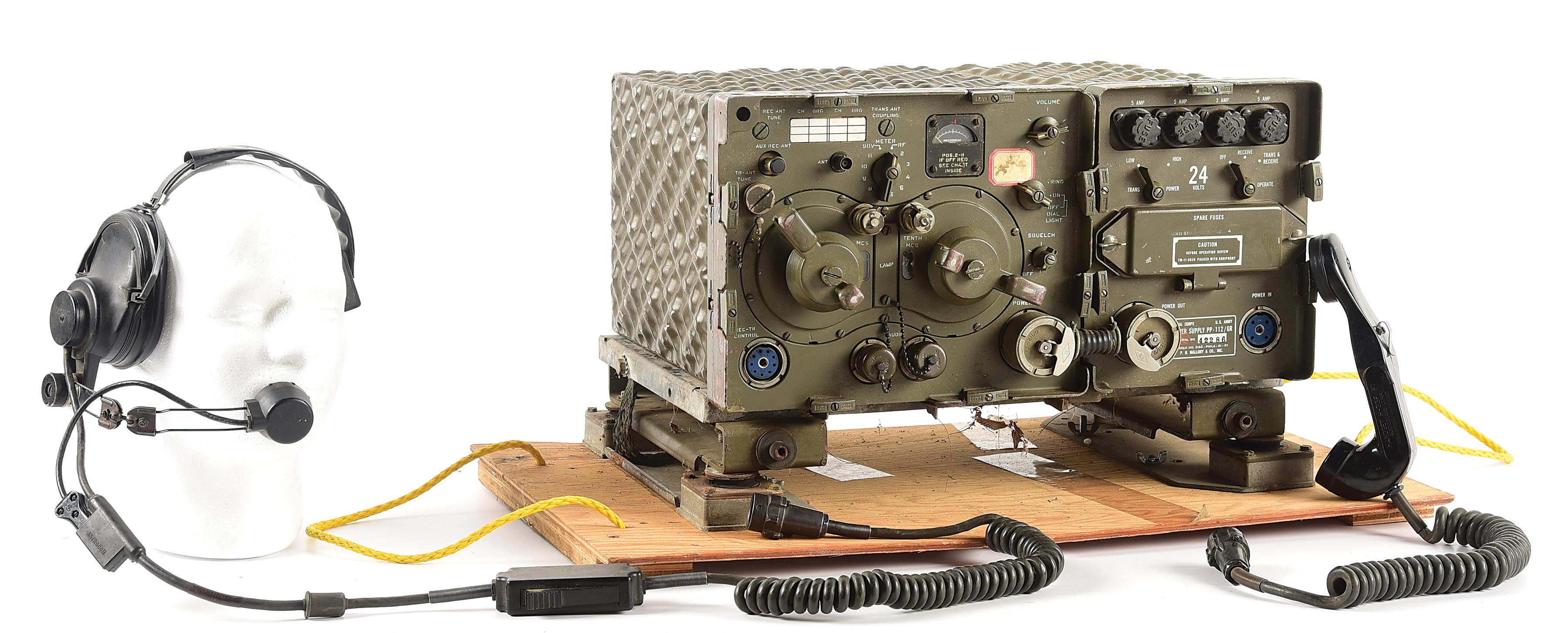 Lot Detail US RT66/GRC RADIO TRANSMITTER WITH HEADSETS.