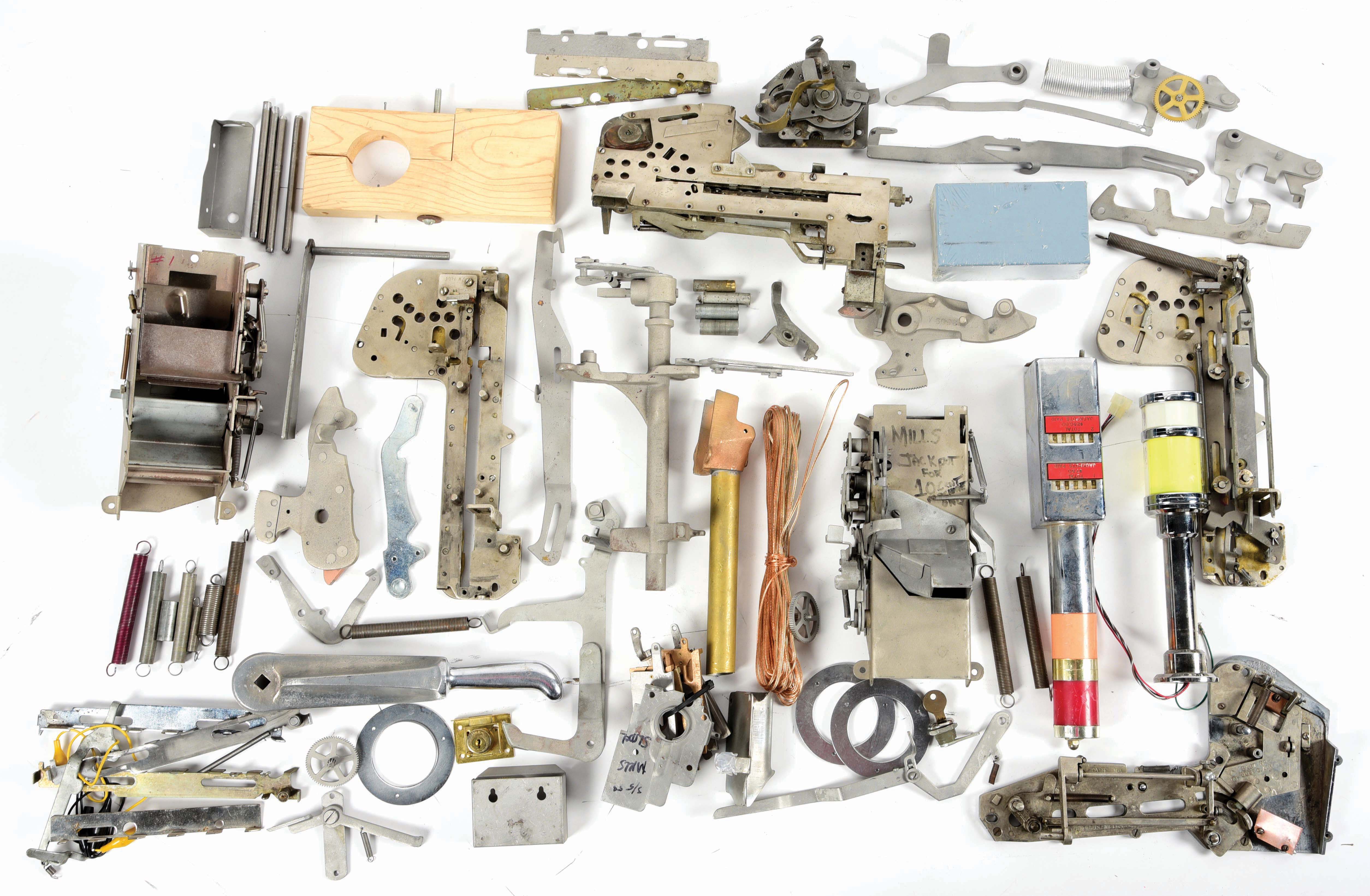 Lot Detail LARGE LOT OF VARIOUS SLOT MACHINE PARTS.