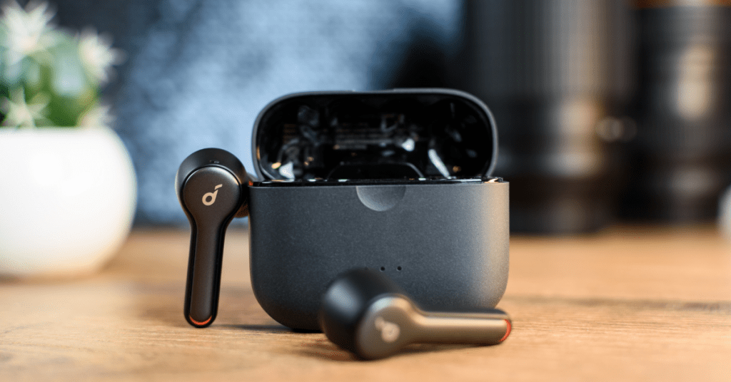 How Long Do Earbuds Last? Reasons and facts