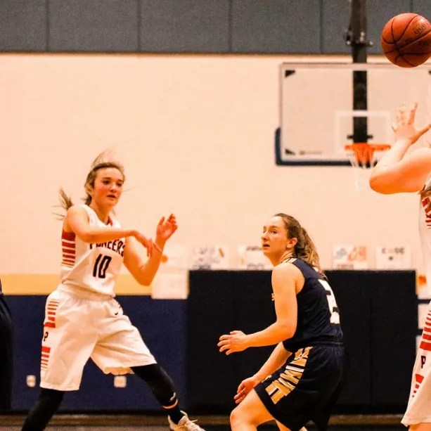 SFMSports High School / Pierz Pioneers at HLWW Lakers Girls Basketball 2018
