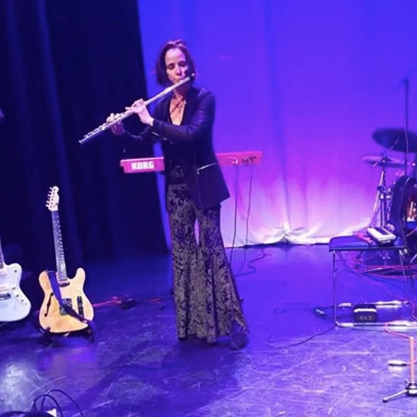 Radio / Flautist for the Moody Blues Norda Mullen talks life