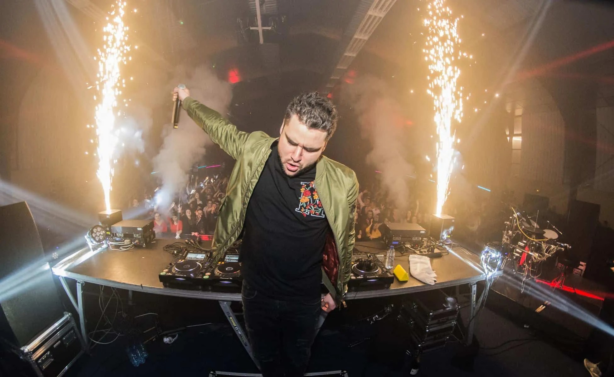 Are DJs Musicians? Here's The Deal! Audio Captain