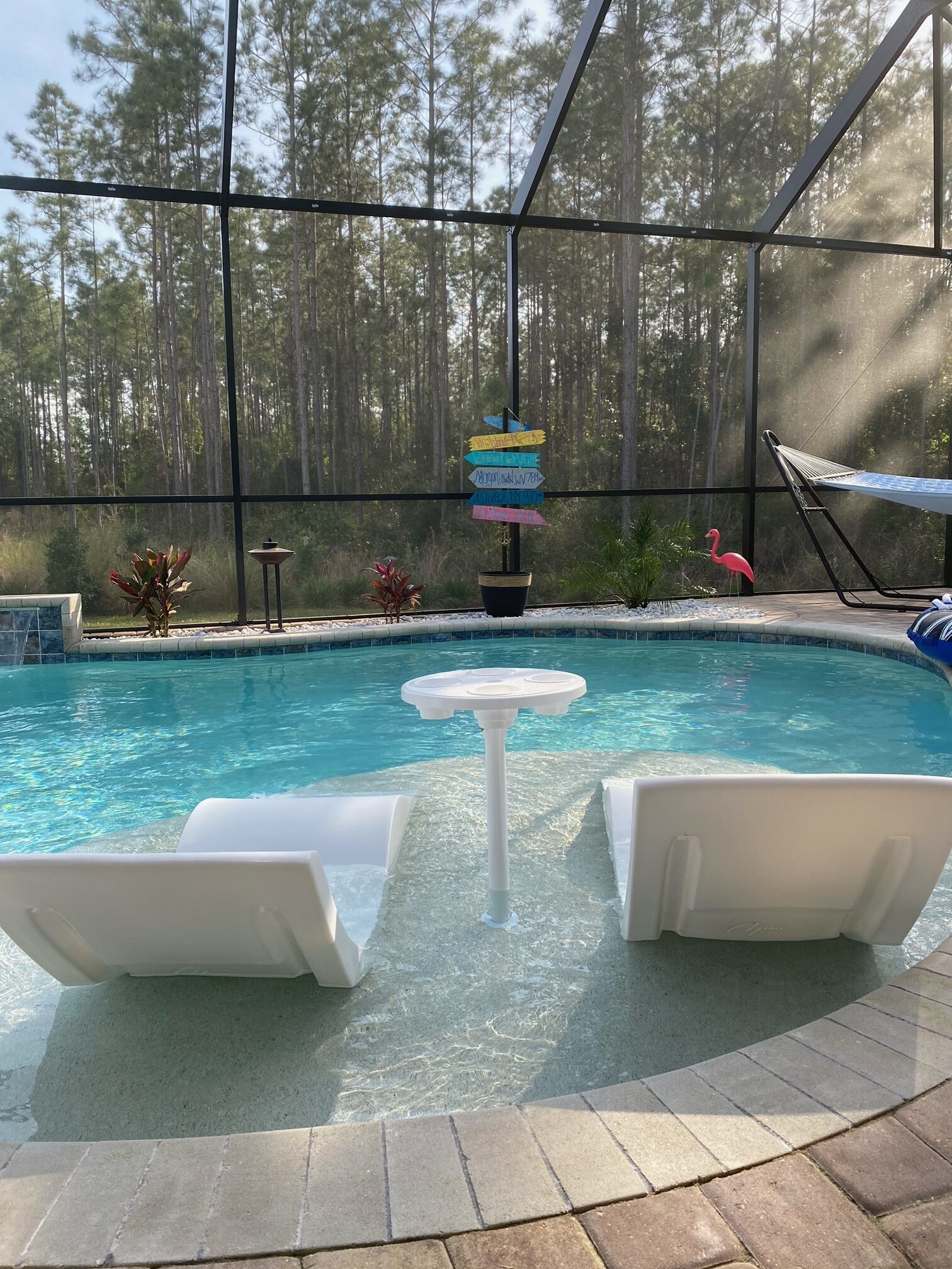 Baja Table Sun Shelf Umbrella Table for Ledge in Swimming Pool AugHog