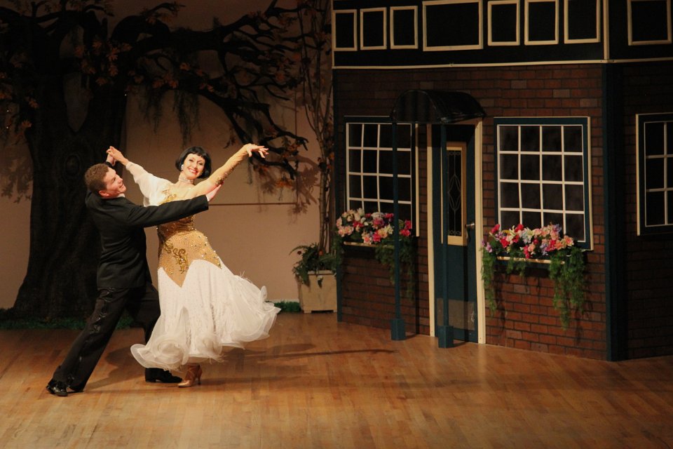 Ballroom Dance Center Learn to Dance Waltz at the BDC