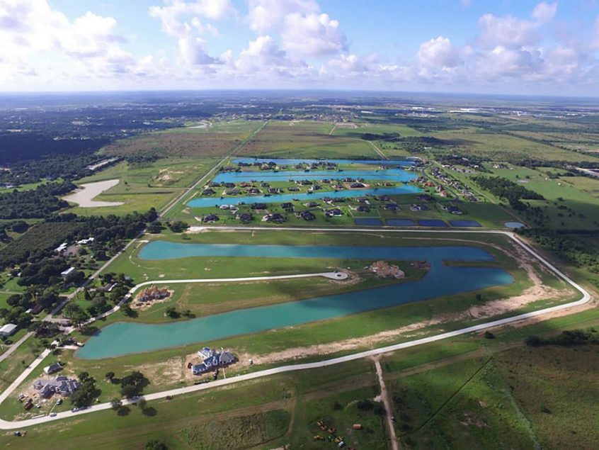 LIFESTYLE August Lakes