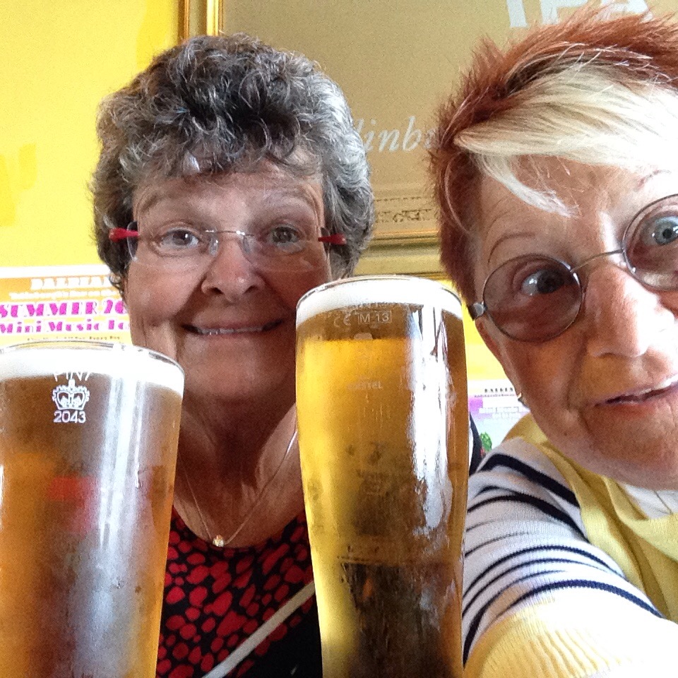 SUNDAY, DALRIADA, EDINBURGHS BAR ON THE BEACH auntmille