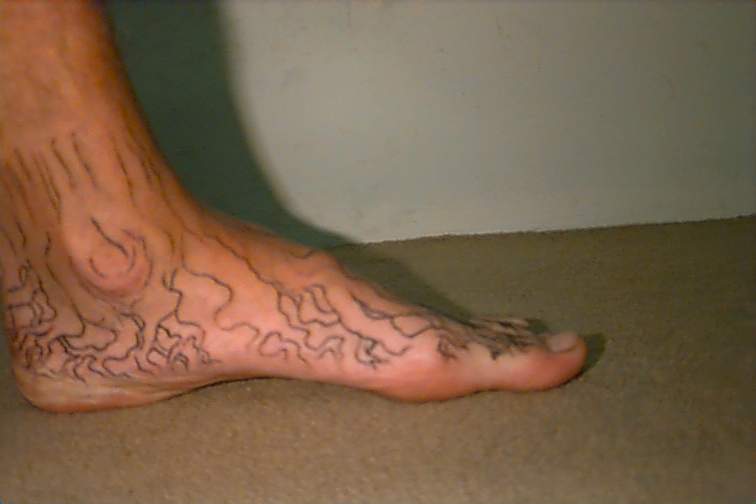Pin em TATTOOS Meu pé tatuado (raiz) Fotos das sessões de tatuagem (tattoo