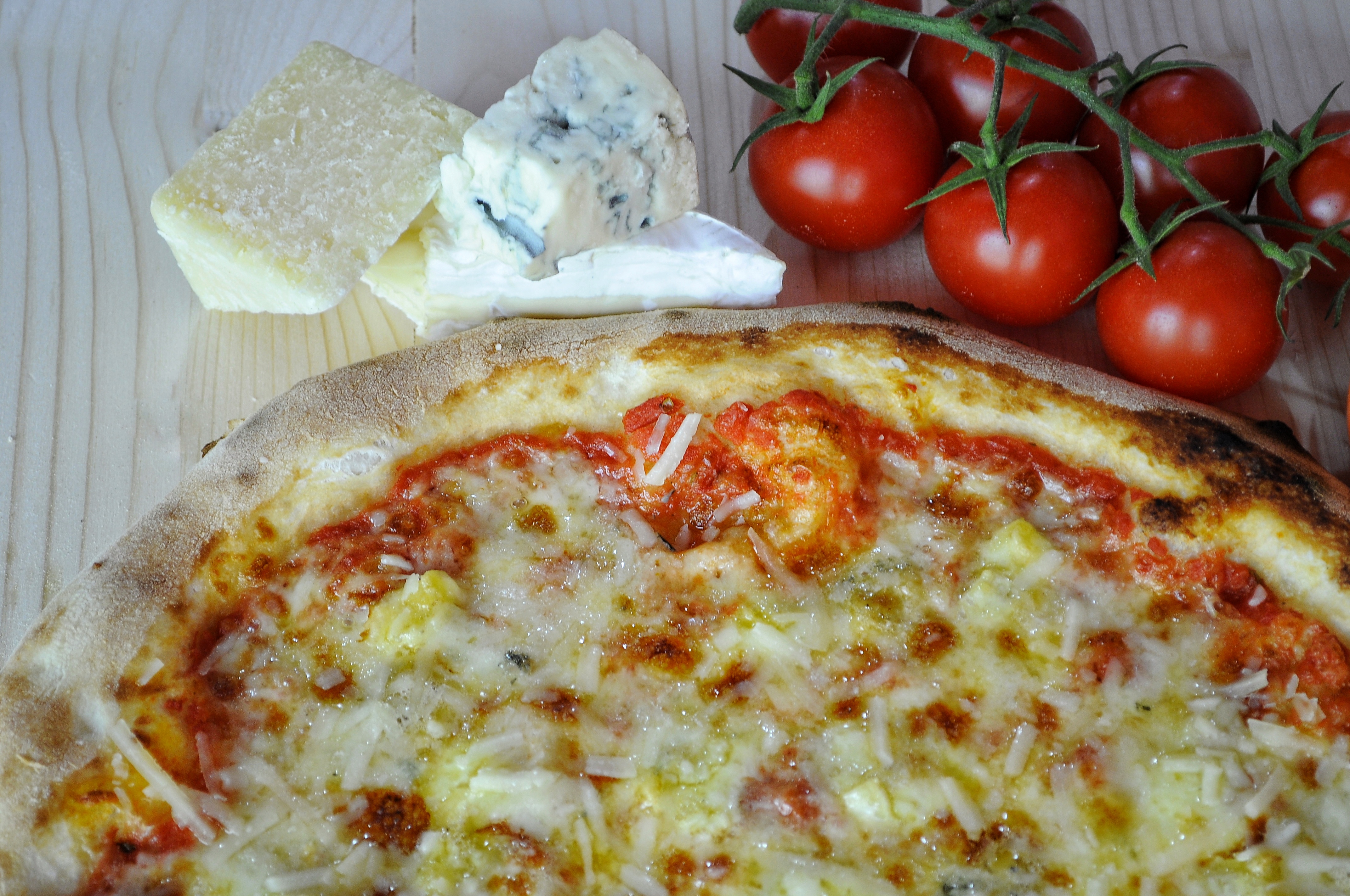 Pizza Quattro Formaggi Aurora Pizza