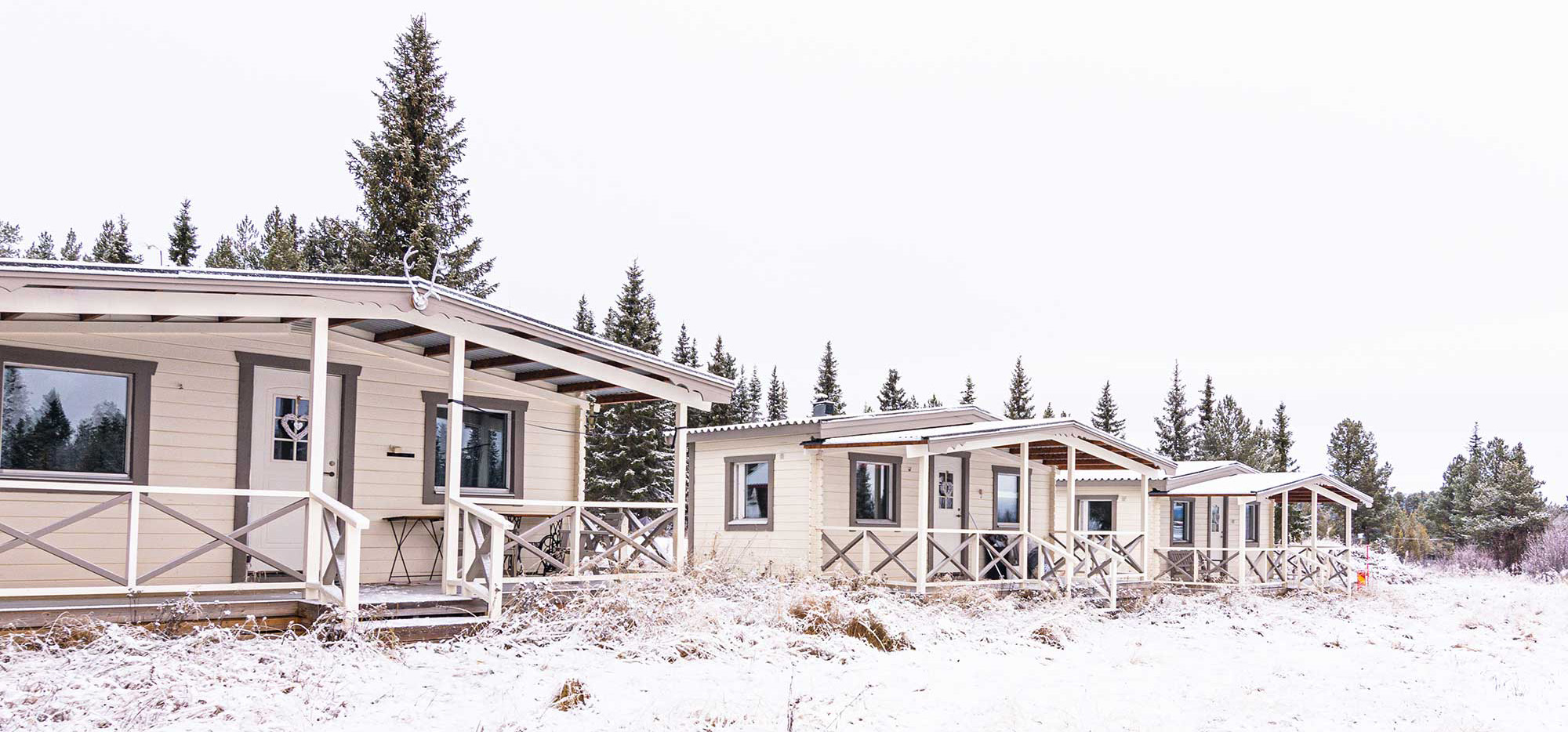 Camp in Lapland Aurora River Camp