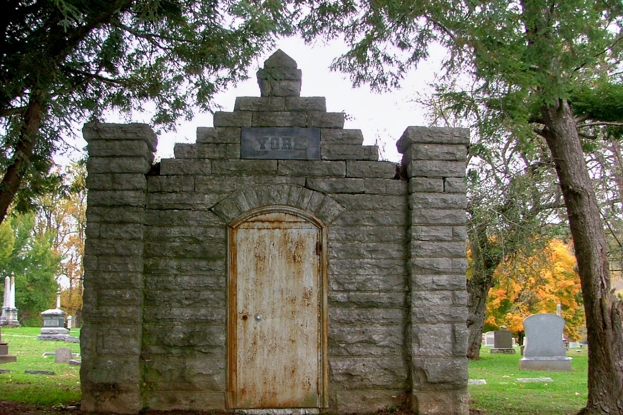 Galleries River View Cemetery