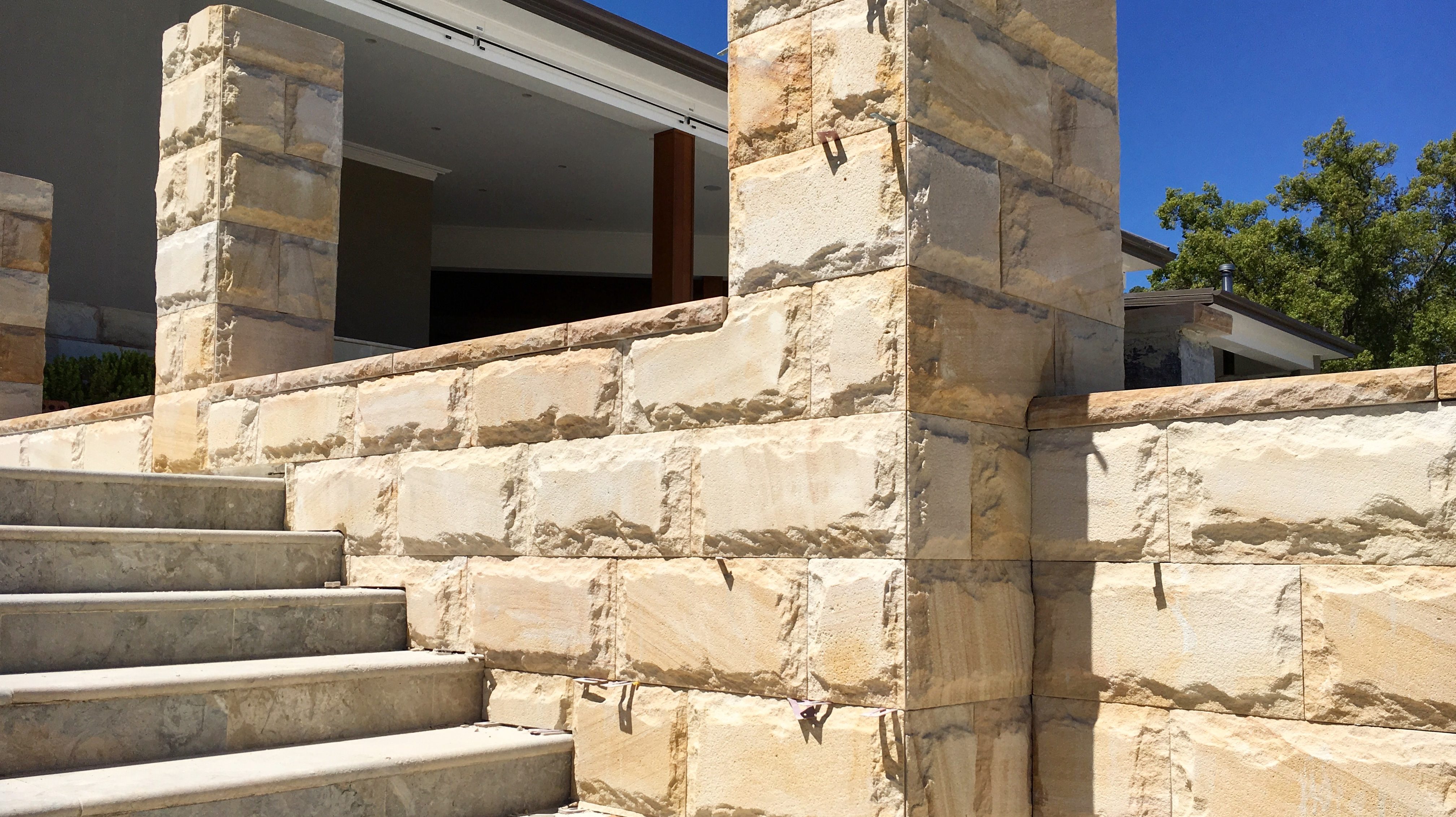 Rockface sandstone walling Aussietecture Natural stone supplier