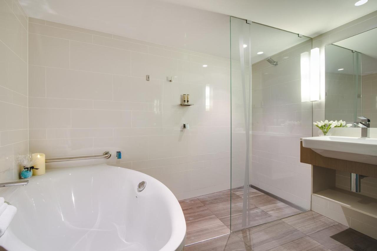 Hotels with Spa Bath Brisbane in Room 16 Jacuzzi and Whirlpool Suites
