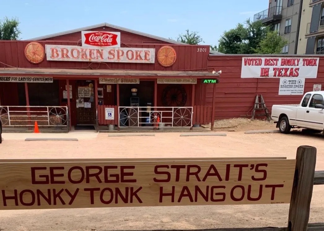 15 Things Every Country Music Fan Must Do in Austin