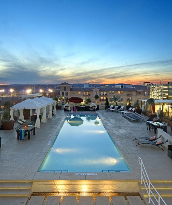 Swim! Pictures of Downtown Condo Pools TOWERS