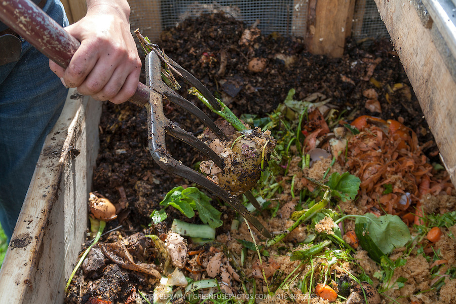 Aerating Your Compost Austraflora