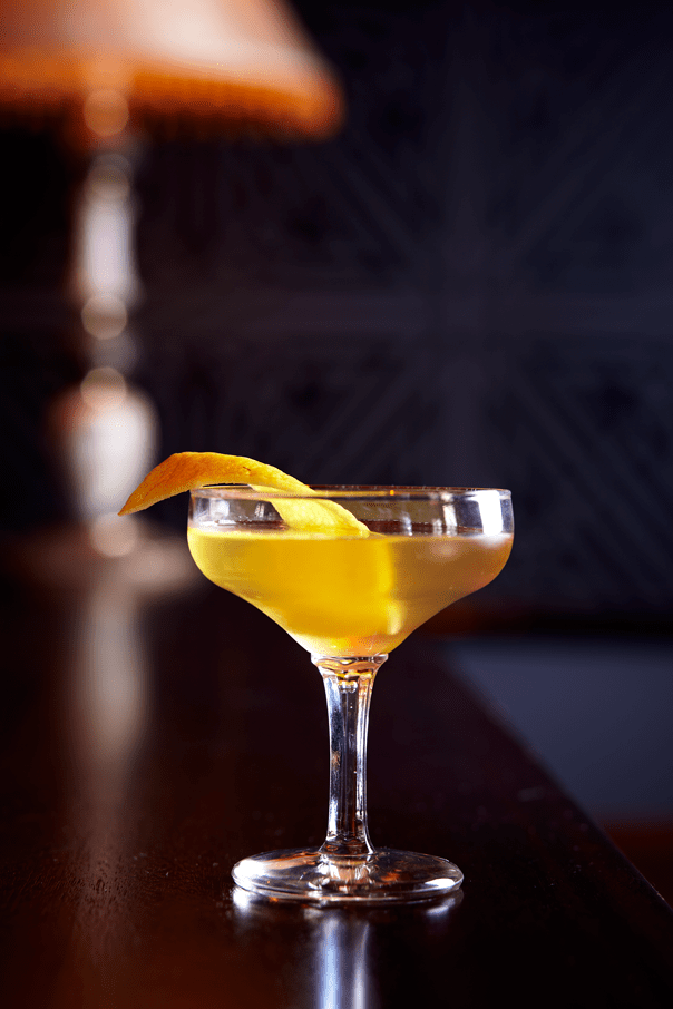Here's 9 classic cocktails with absinthe
