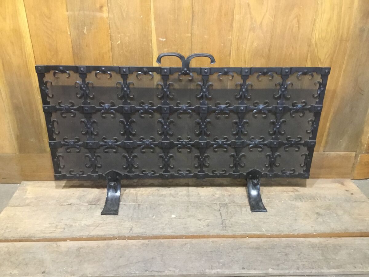 Beautiful Large Cast Iron Fire Guard Authentic Reclamation