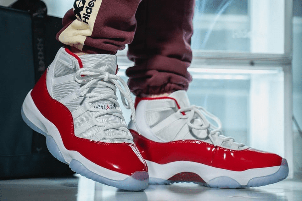 Giày Nike Air Jordan 11 Retro 'Cherry' CT8012116