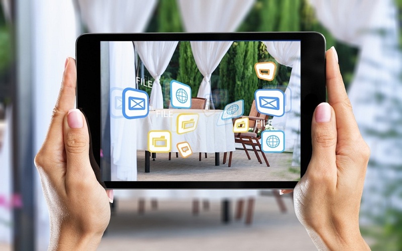Discover Augmented reality devices. Why bet on it?