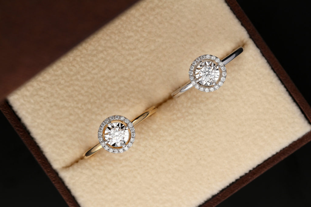 Top 11 Best Wedding Bands That Go With Halo Engagement Ring