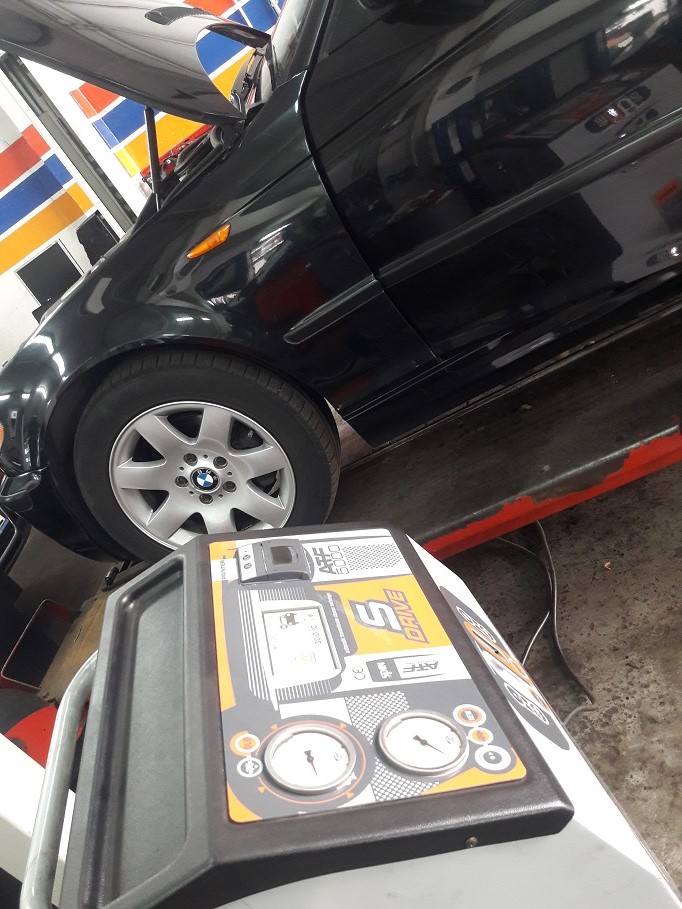 Warsztat samochodowy, mechanik AutoConrad Warszawa