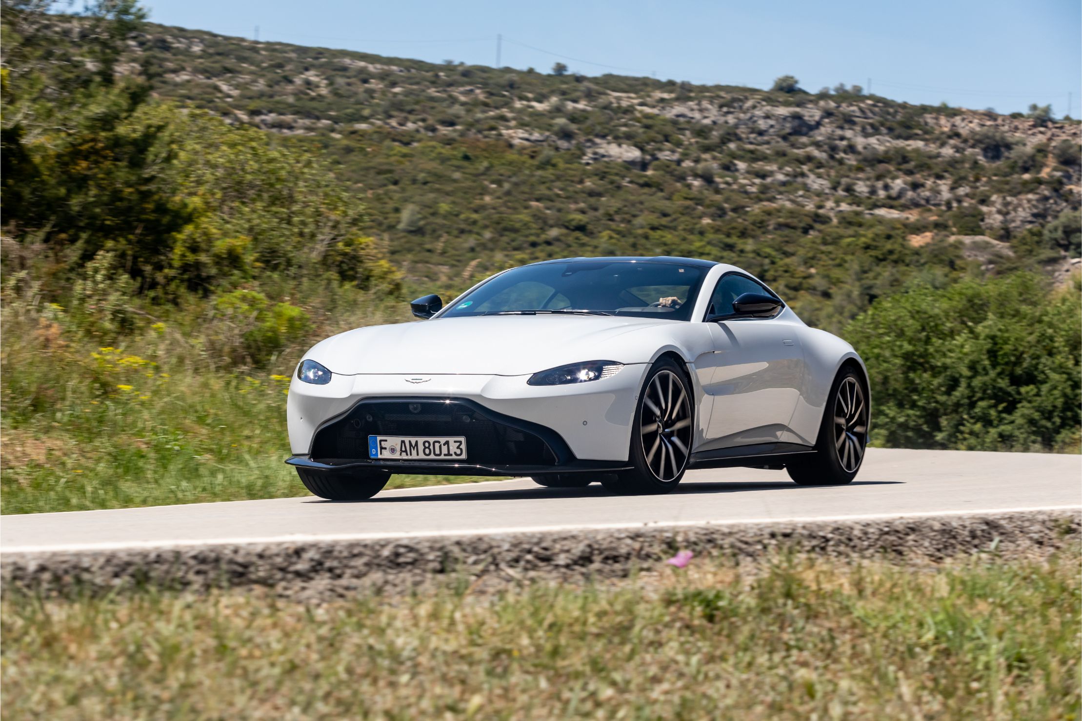 Aston Martin Vantage Auto Drive