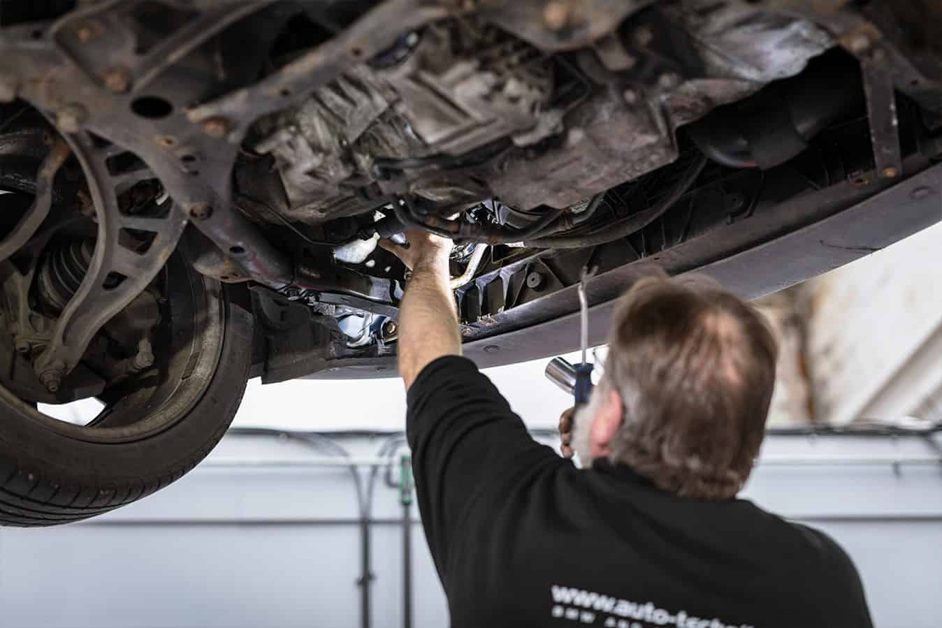 Can I get my car serviced and MOT during the lockdown? AutoTechnik