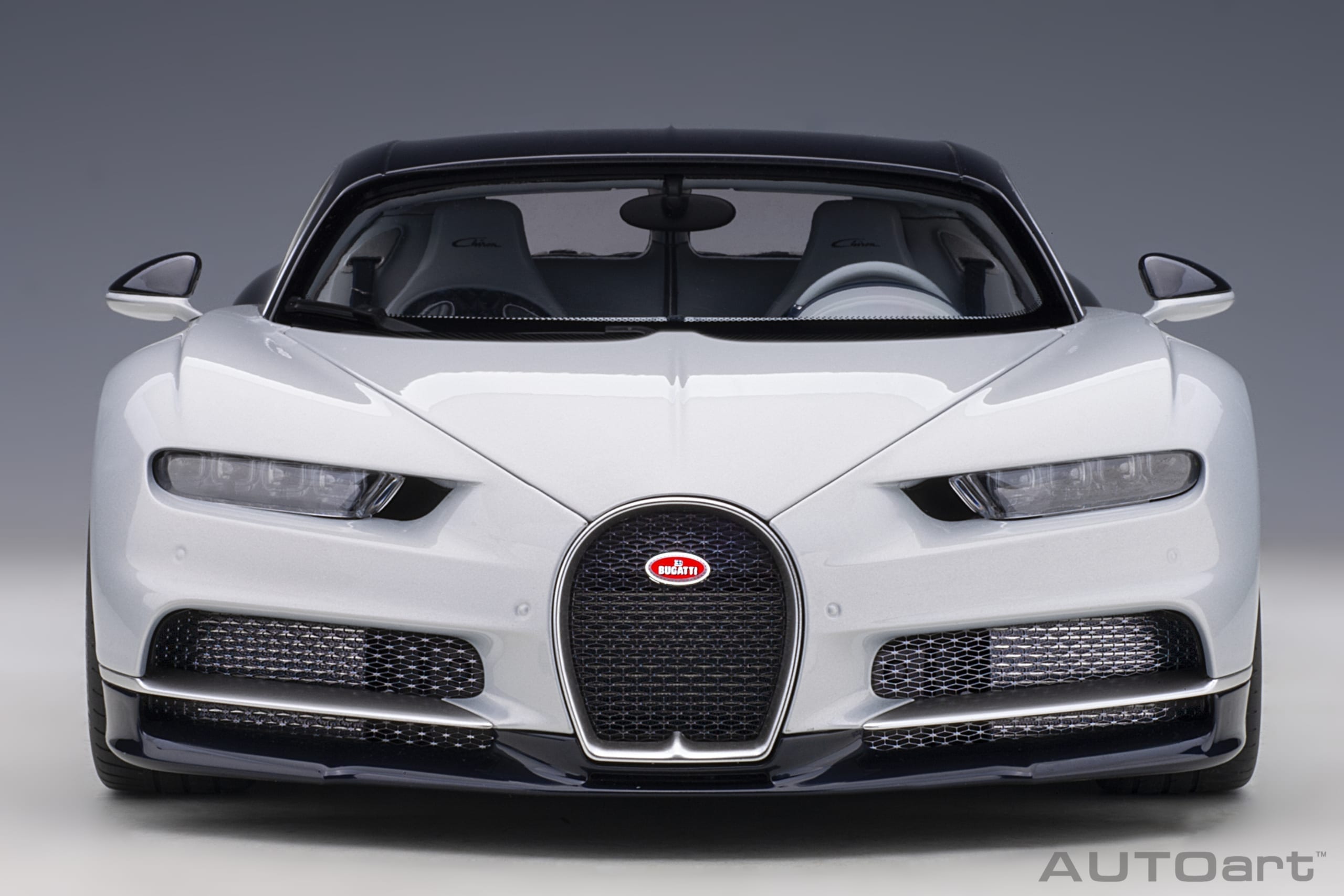 Bugatti Chiron (Glacier White / Atlantic Blue) AUTOart