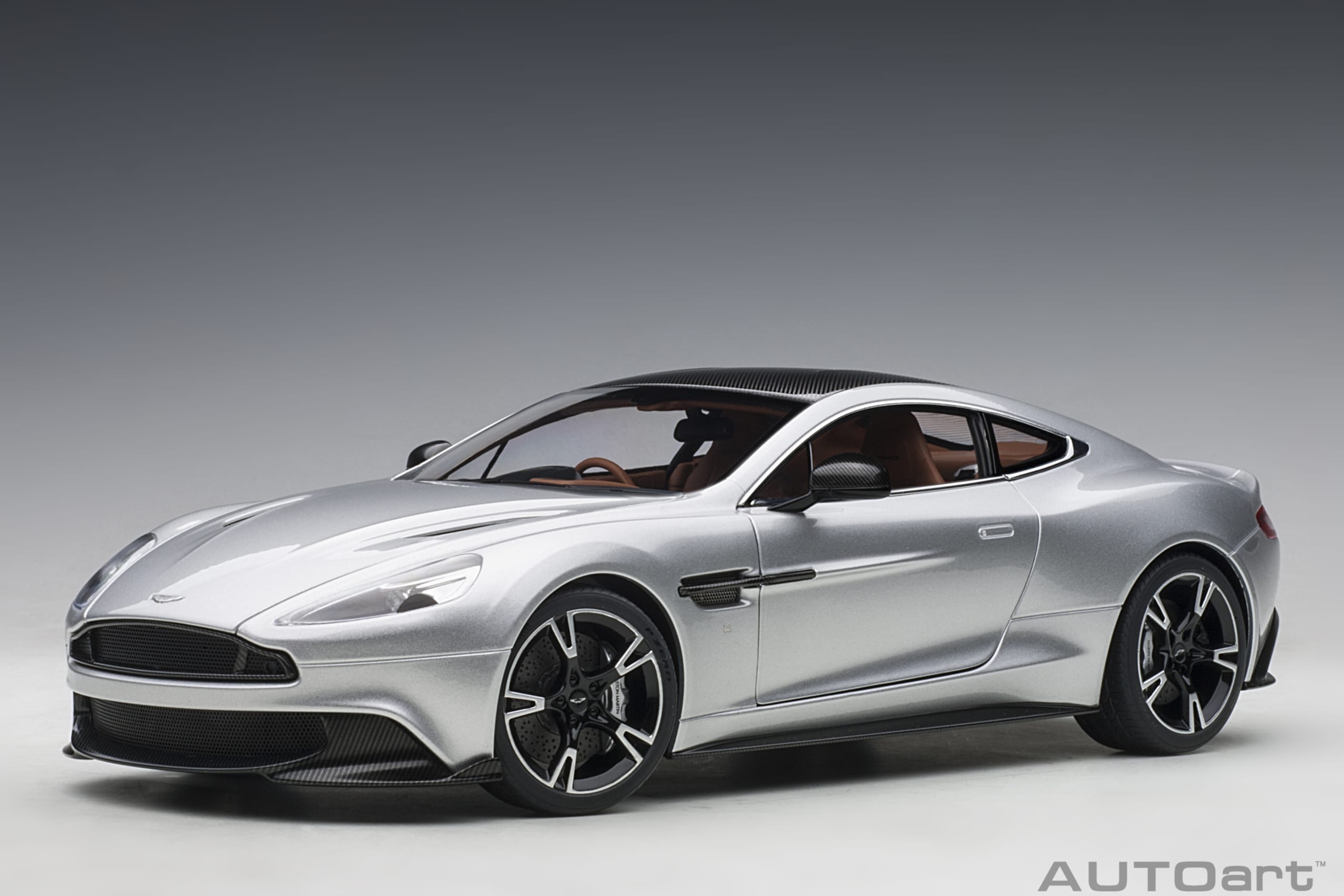 Aston Martin Vanquish S 2017 Lightning Silver Autoart