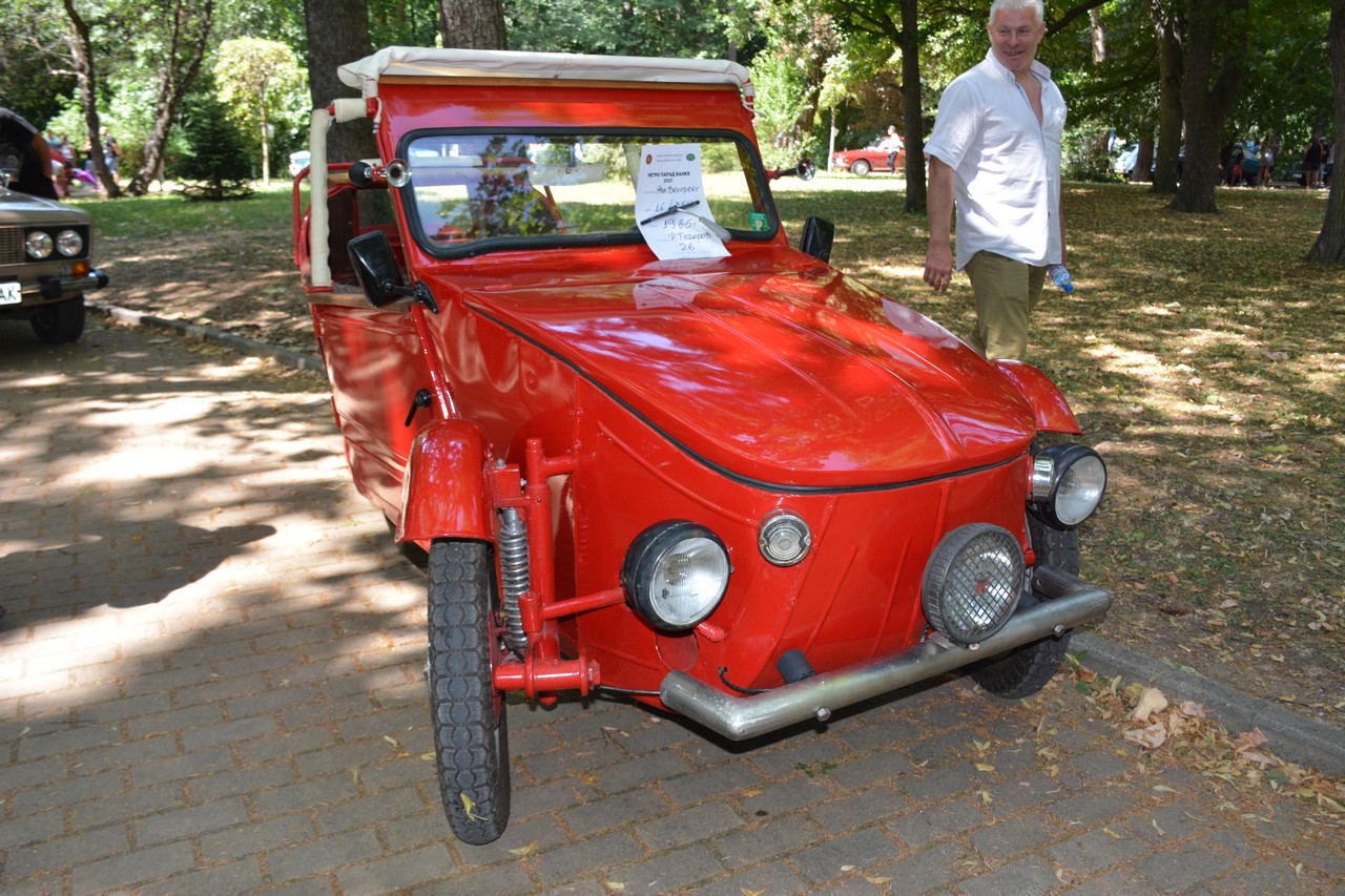 AUTO BILD България / Ретро парадът подчертава