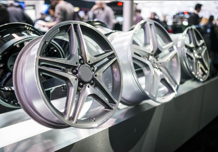 Hubcaps vs Rims What Are The Differences, and What’s better?