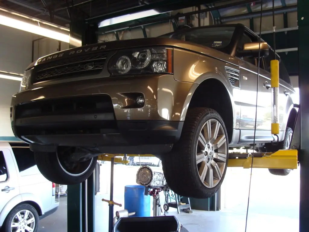 Range Rover Evoque Service in Dubai Al Quoz Auto Expert