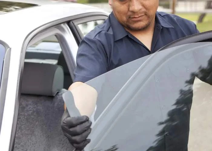Get 1 Services of Side Rear Window replacement Dubai, UAE